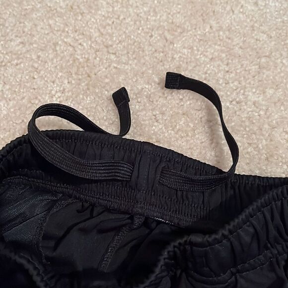 BOYS NIKE SHORTS SIZE MEDIUM! - Picture 4 of 7